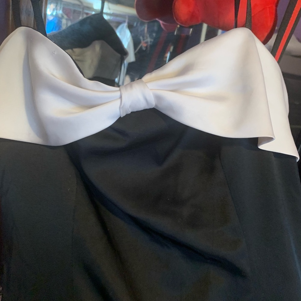 Cute black and white Bow mini dress